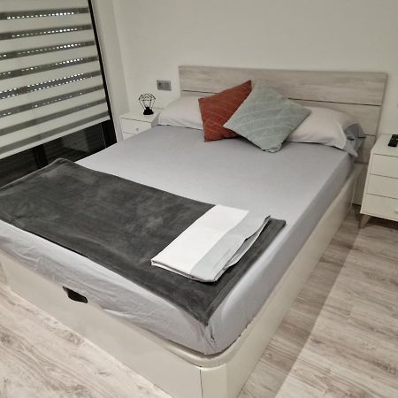 Moderno Duplex Comfort Roses Bagian luar foto