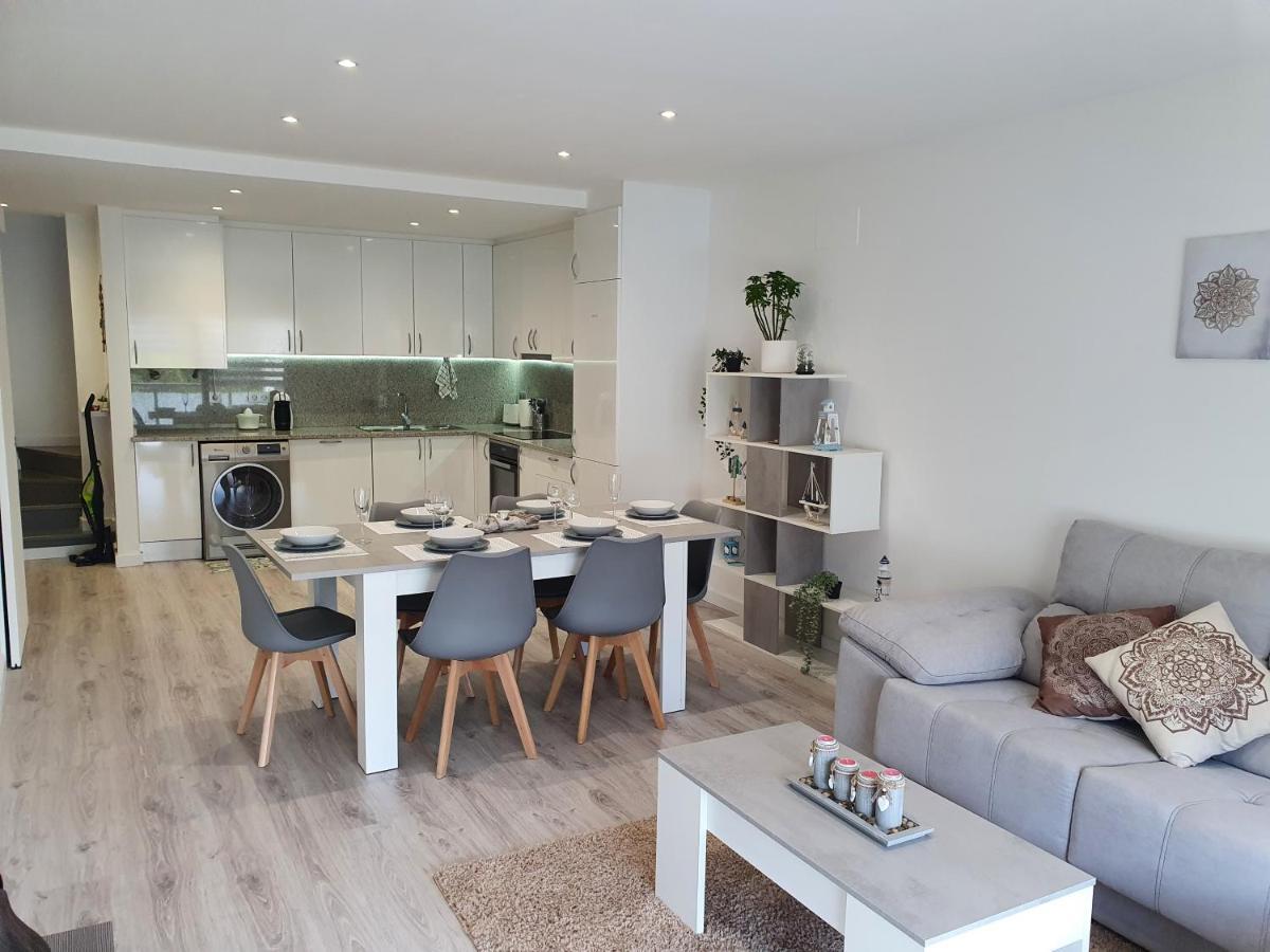 Moderno Duplex Comfort Roses Bagian luar foto