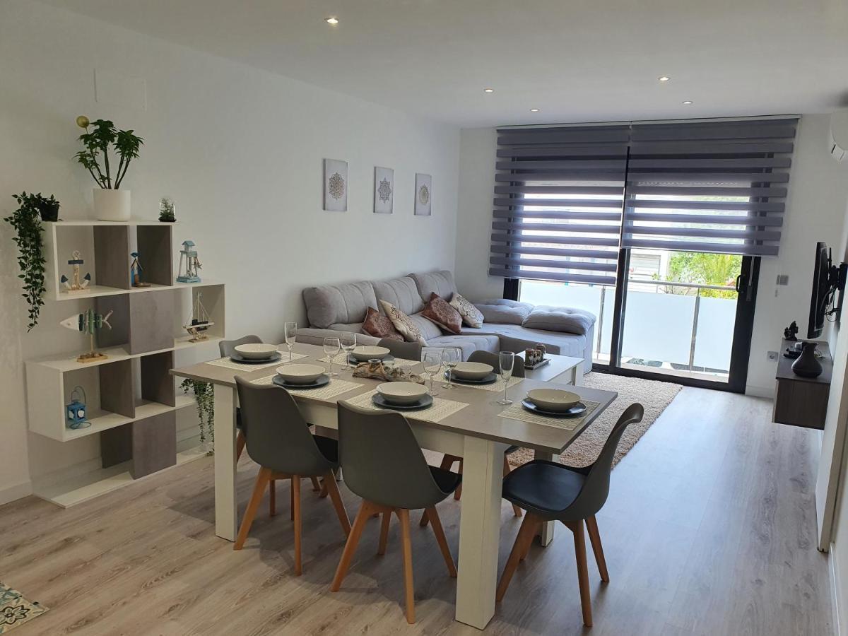 Moderno Duplex Comfort Roses Bagian luar foto