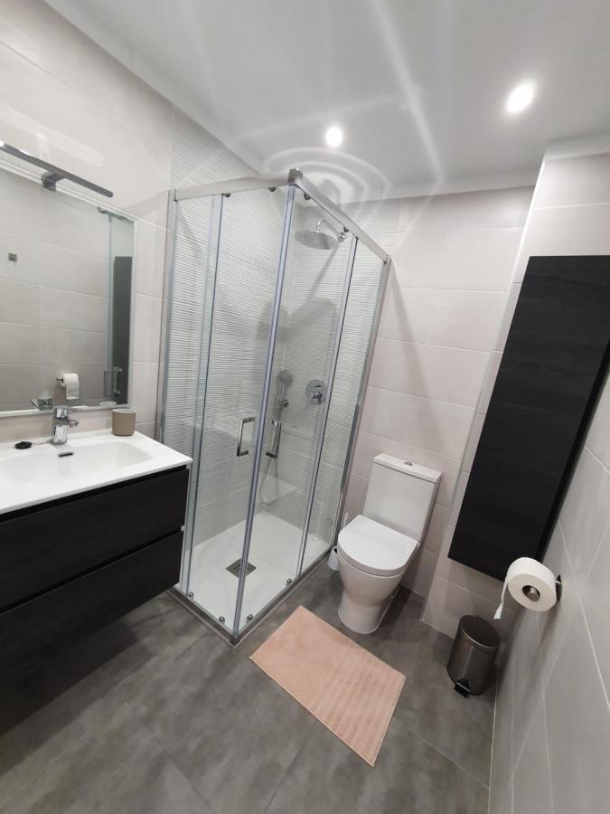 Moderno Duplex Comfort Roses Bagian luar foto