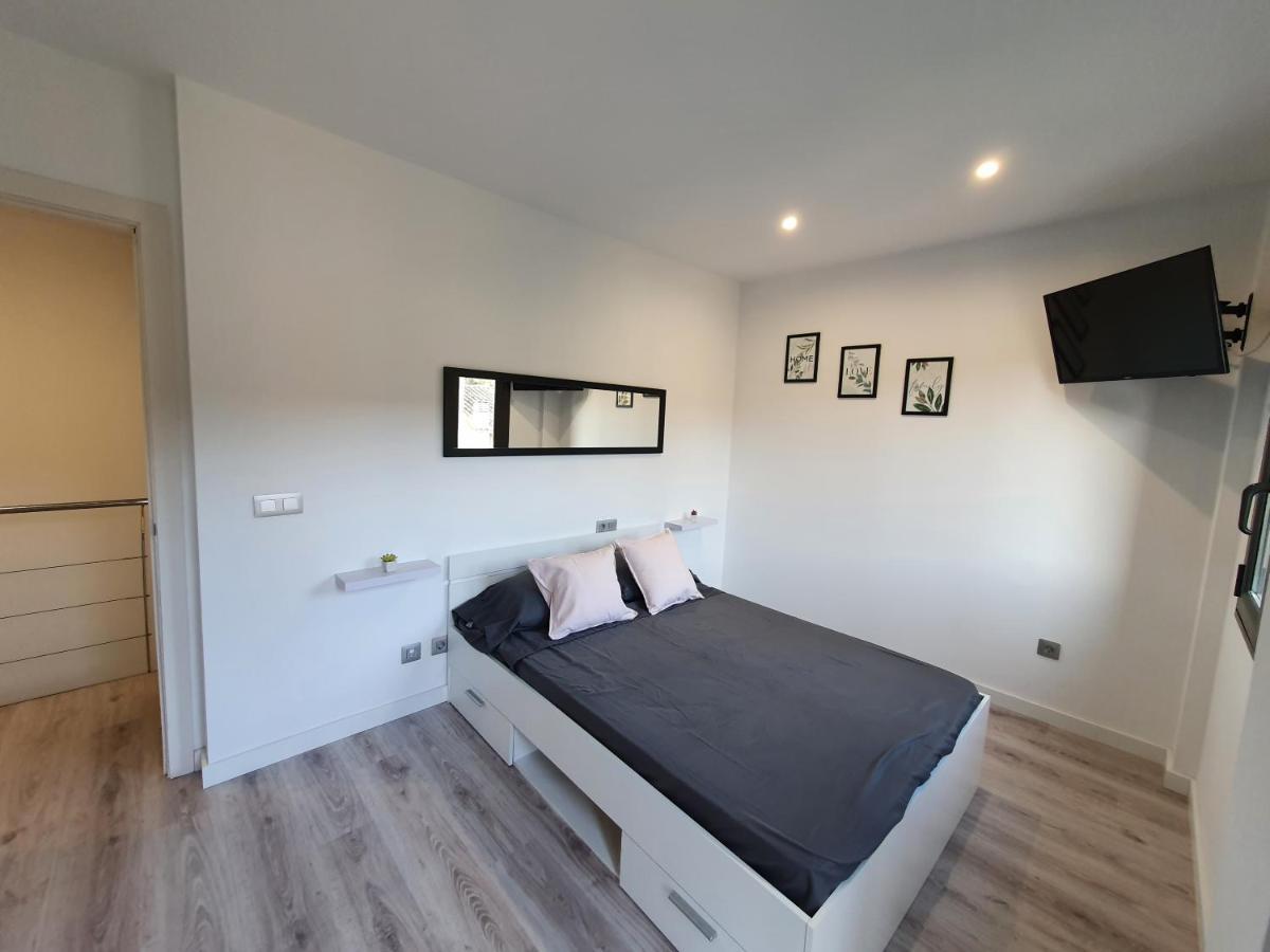 Moderno Duplex Comfort Roses Bagian luar foto