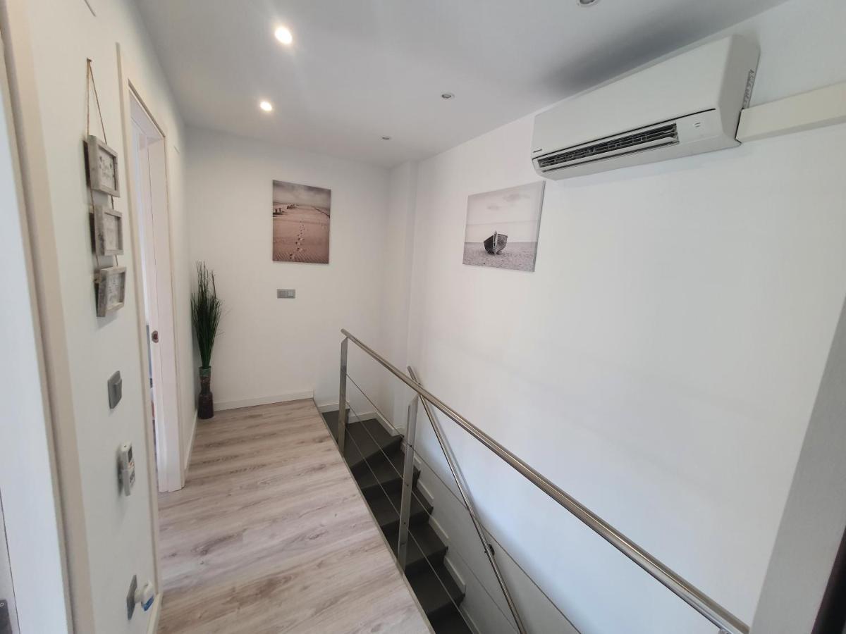 Moderno Duplex Comfort Roses Bagian luar foto